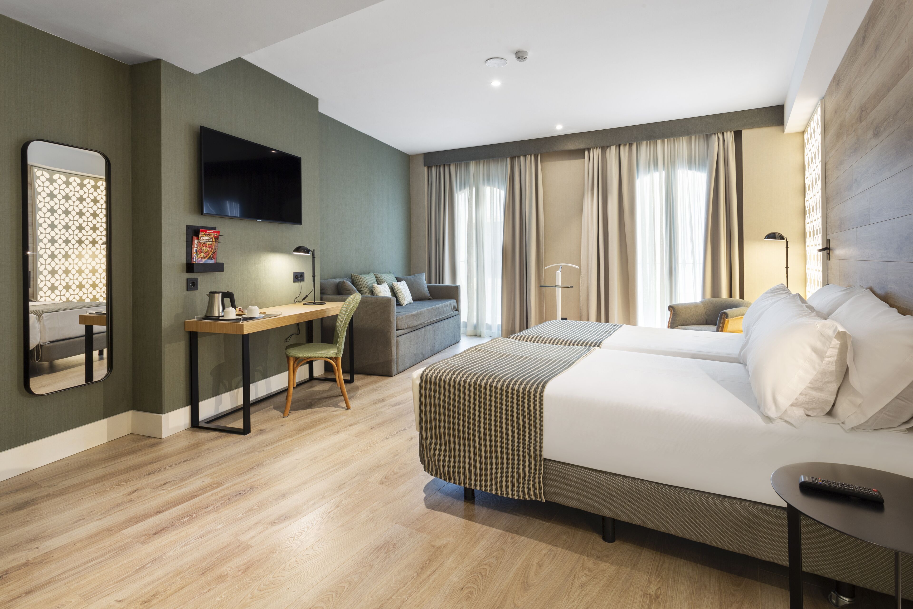 1 bedroom, minibar, in-room safe, desk