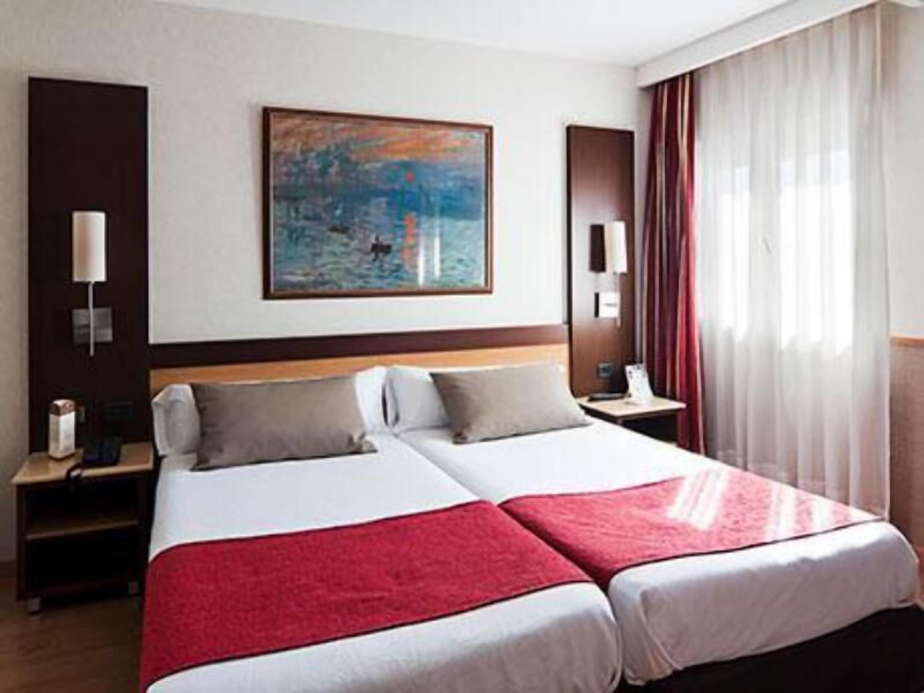 Minibar, in-room safe, desk, soundproofing