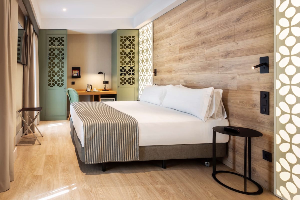 1 bedroom, minibar, in-room safe, desk