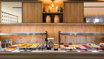 Dagelijks ontbijtbuffet (EUR 16 per persoon)