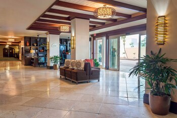 Hotel entrance and lobby at Hollywood Beach Marriott