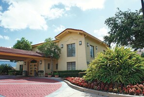 Exterior - Baymont by Wyndham Houston La Porte (La Porte)