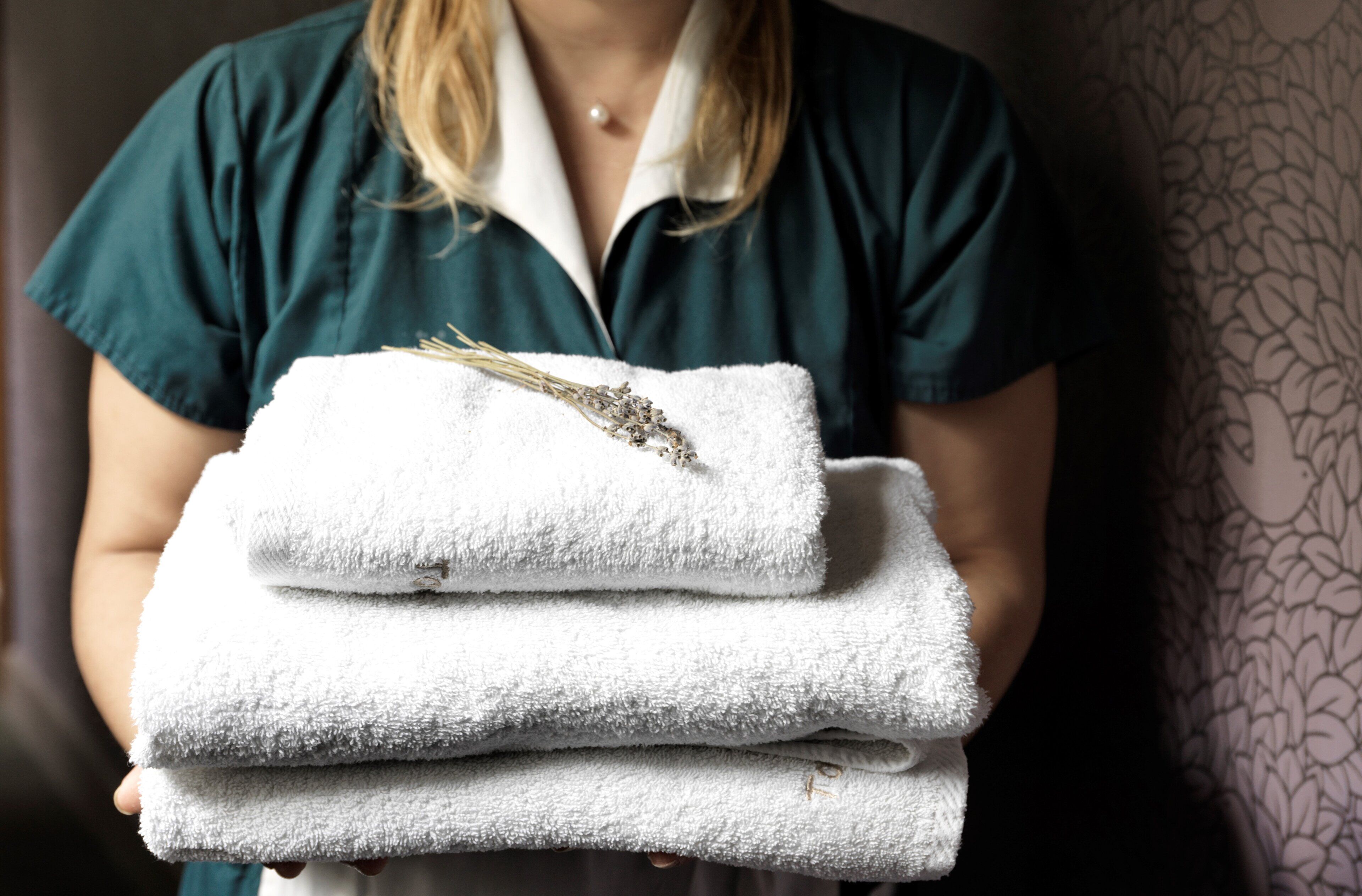 premium bedding, in-room safe, desk, laptop workspace