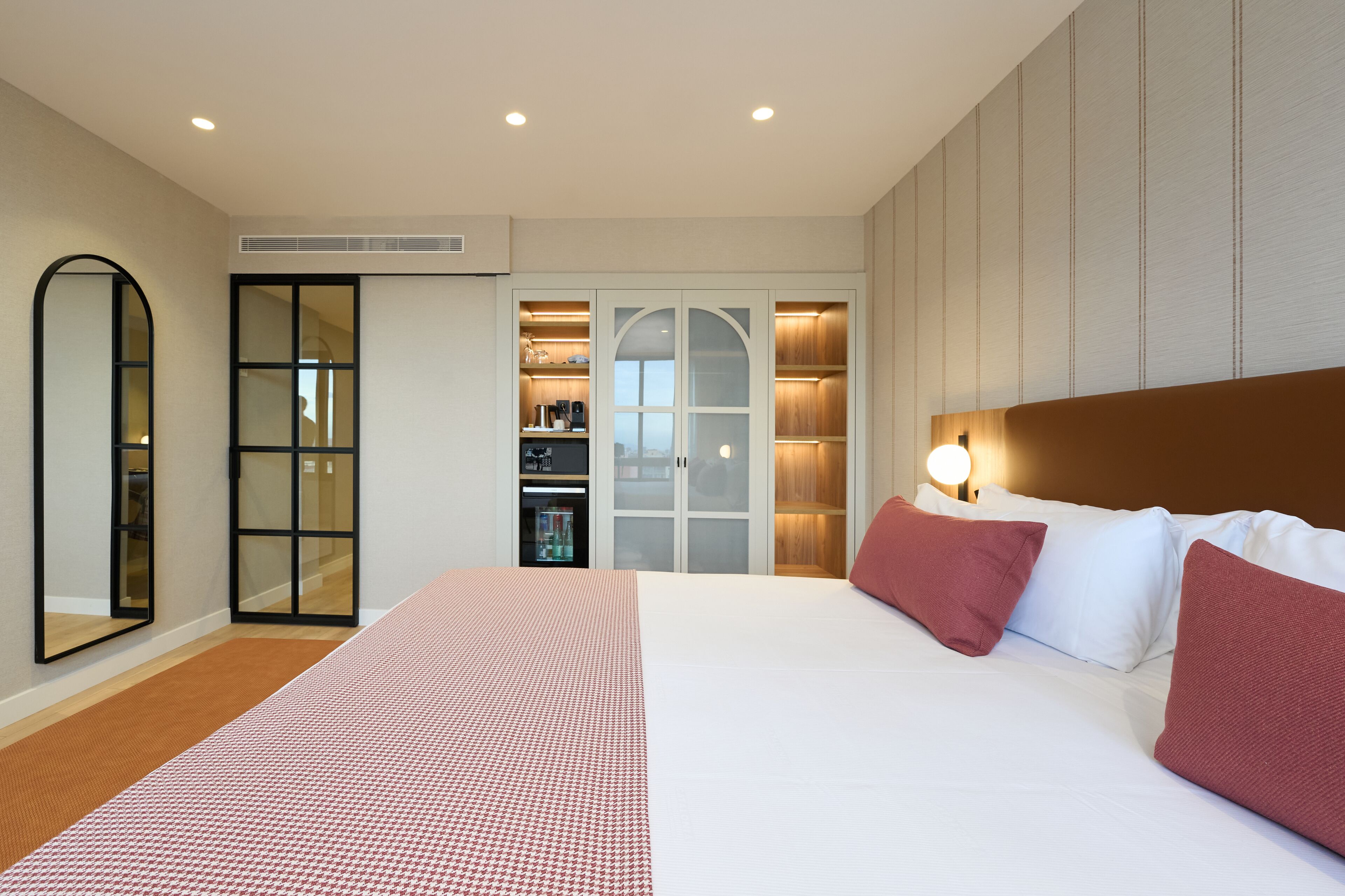 1 bedroom, minibar, in-room safe, desk