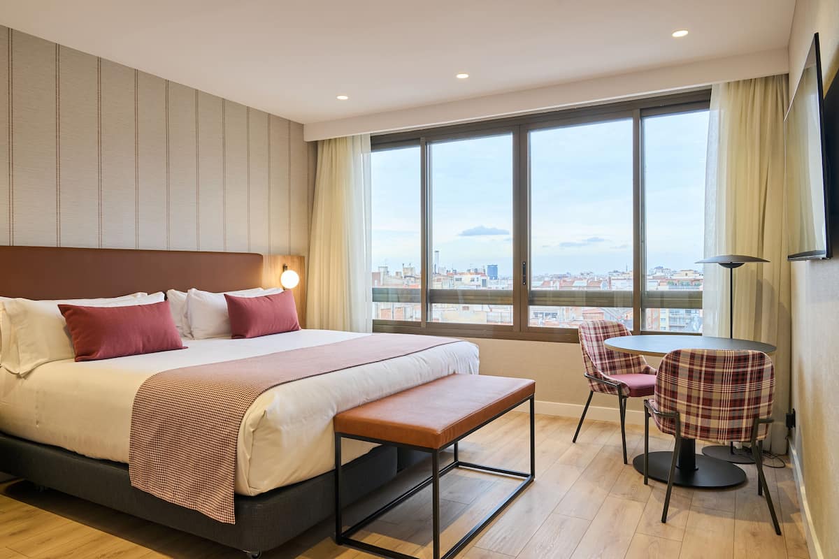 1 bedroom, minibar, in-room safe, desk