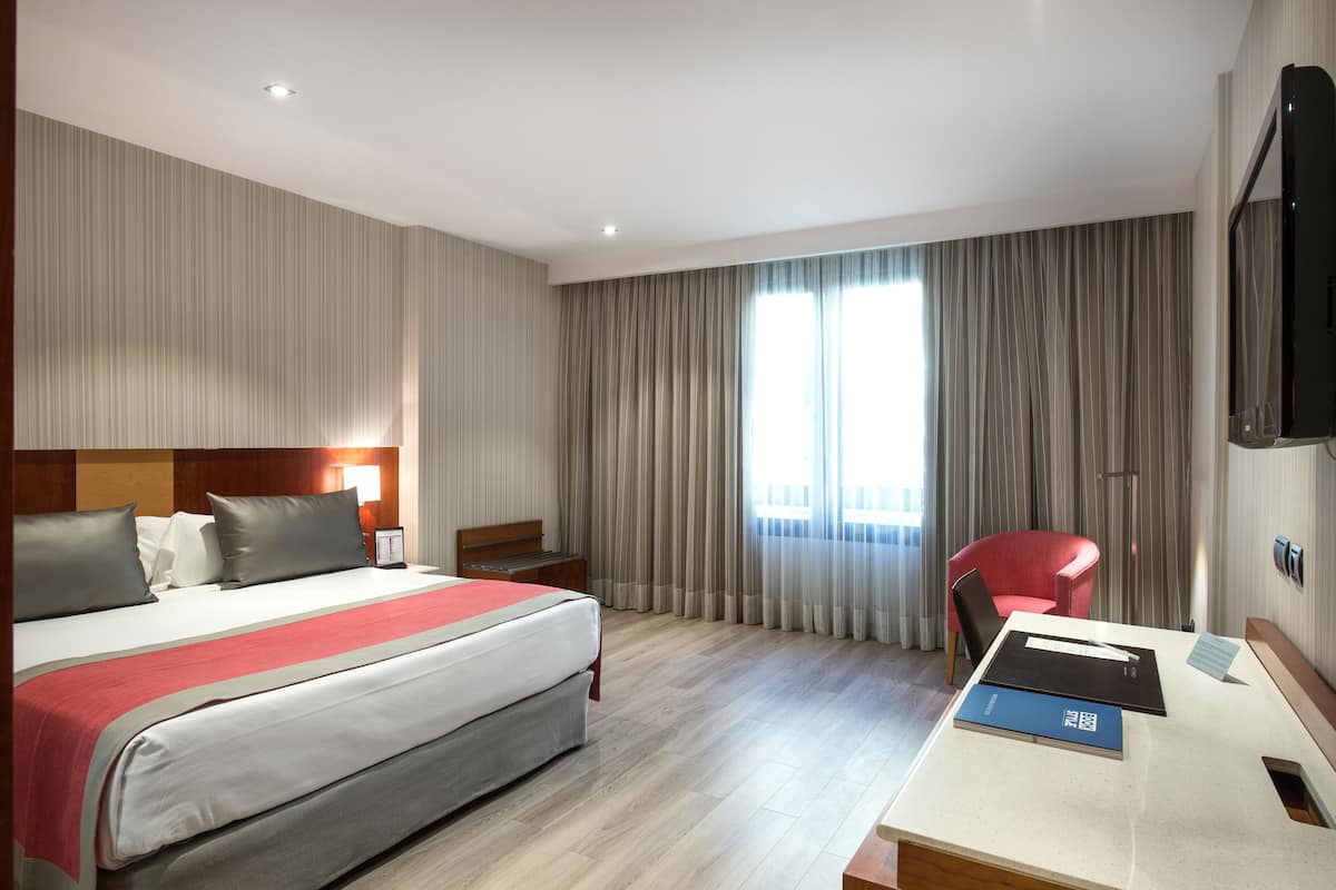 1 bedroom, minibar, in-room safe, desk