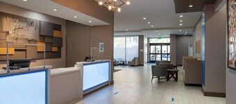 Holiday Inn Express & Suites Los Angeles Downtown West by IHG