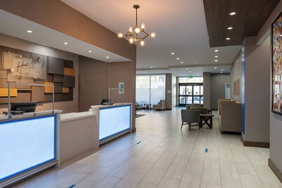 Holiday Inn Express & Suites Los Angeles Downtown West by IHG