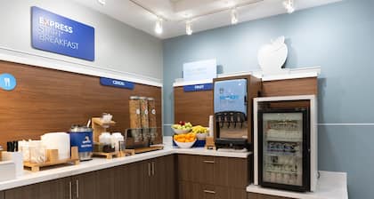 Holiday Inn Express & Suites Los Angeles Downtown West by IHG