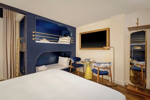 家庭客房, 非吸煙房 | 防敏寢具、房內夾萬、書桌、手提電腦工作空間