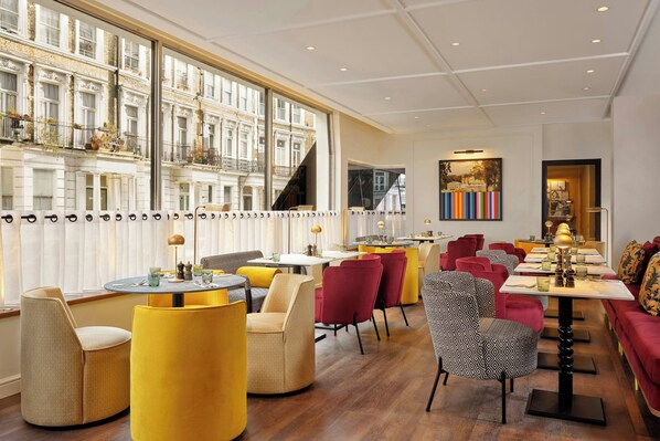 Bar (on property) - The Cura Hotel Kensington, London, a Tribute Portfolio Hotel (London)