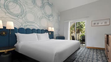 Deluxe Room, 1 King Bed | In-room safe, blackout drapes, iron/ironing board, free WiFi