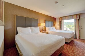 Classic, 2 Queen Beds, Balcony
