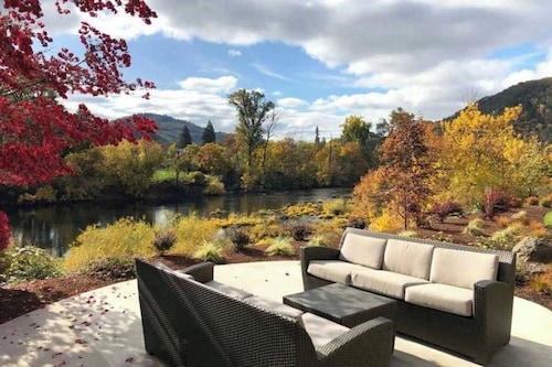 The Lodge at Roseburg