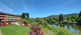 The Lodge at Roseburg
