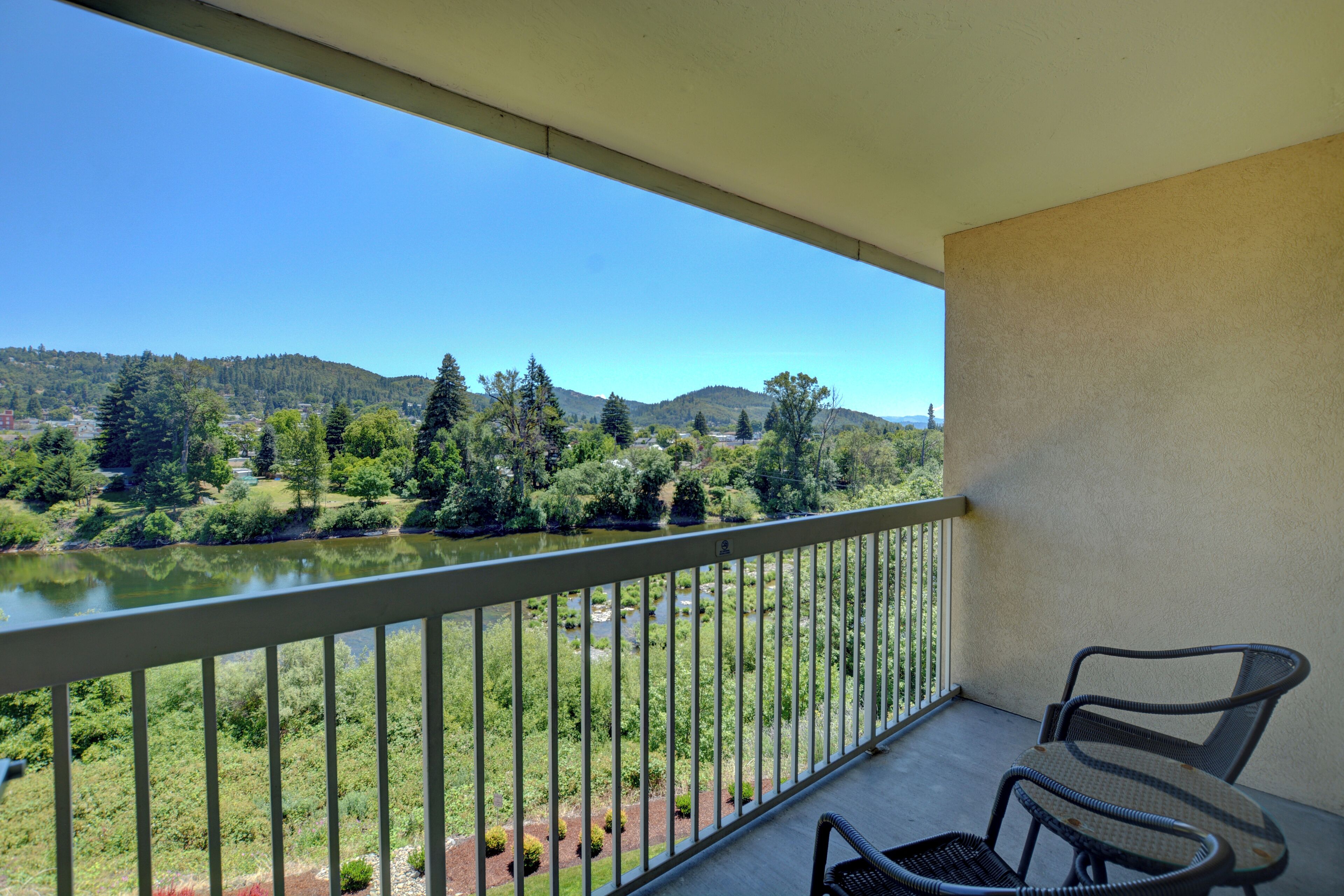 Quang cảnh nhìn từ nơi lưu trú