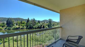 Quang cảnh nhìn từ nơi lưu trú