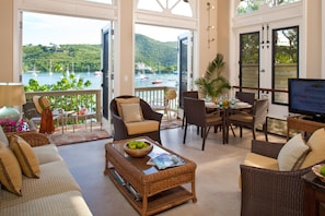 Room, Partial Ocean View (Upper, Ages 5+)