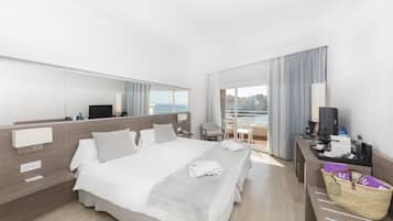 Een bureau, wifi, beddengoed