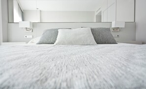 Habitación estándar doble de uso individual | Escritorio, wifi gratis, ropa de cama