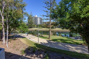 Terrace/patio - Palm Court Motor Inn (Port Macquarie)