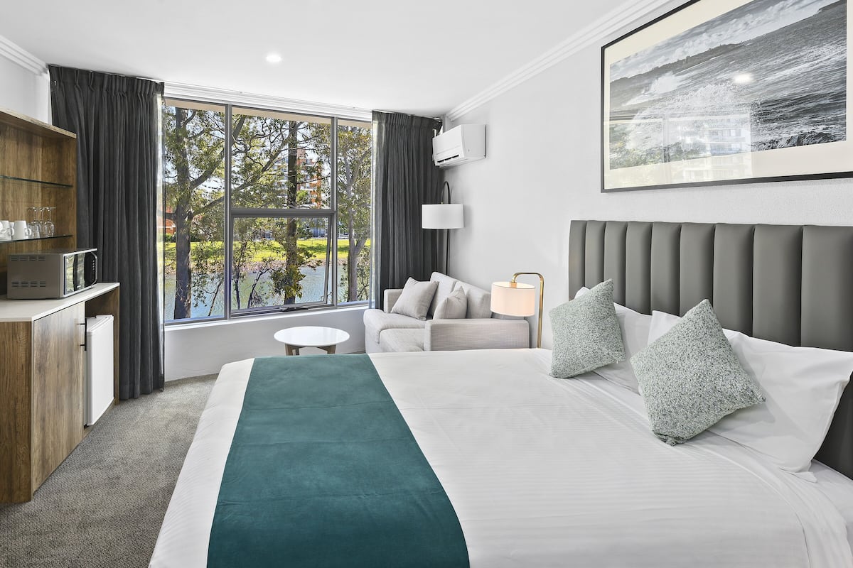 1 bedroom, Select Comfort beds, desk, iron/ironing board