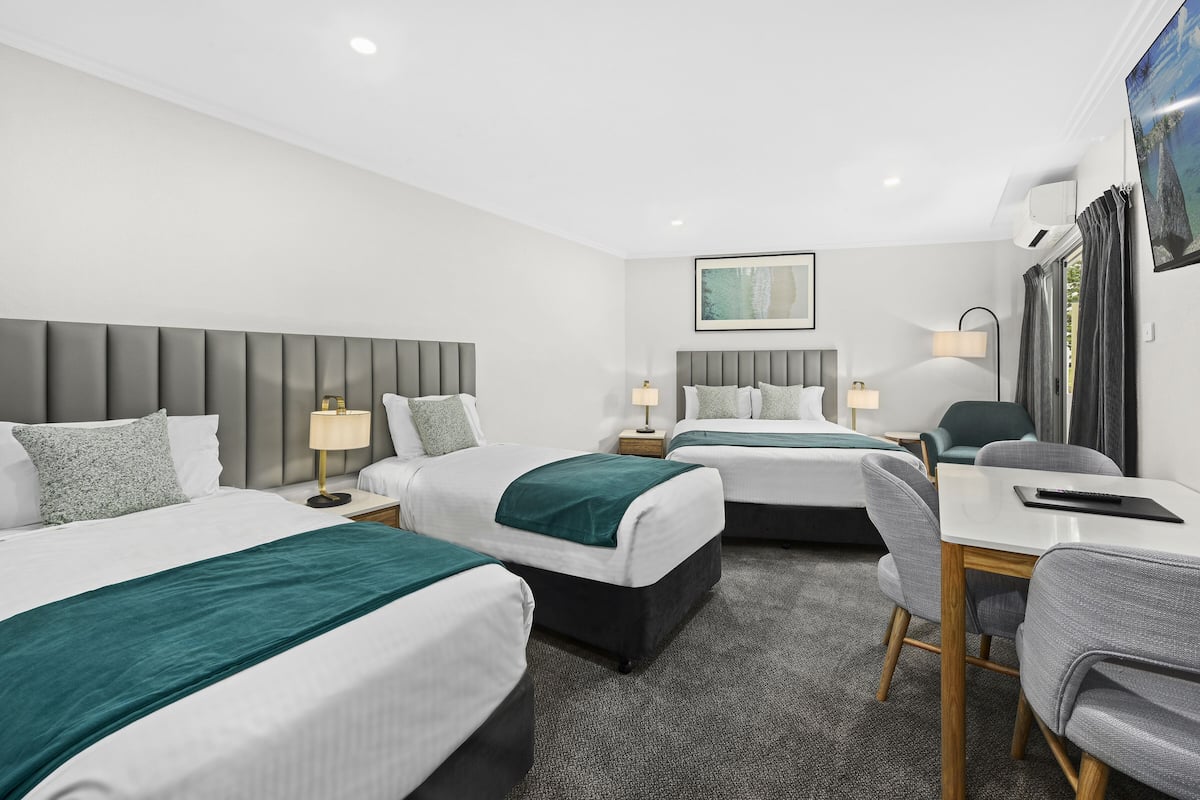1 bedroom, Select Comfort beds, desk, iron/ironing board