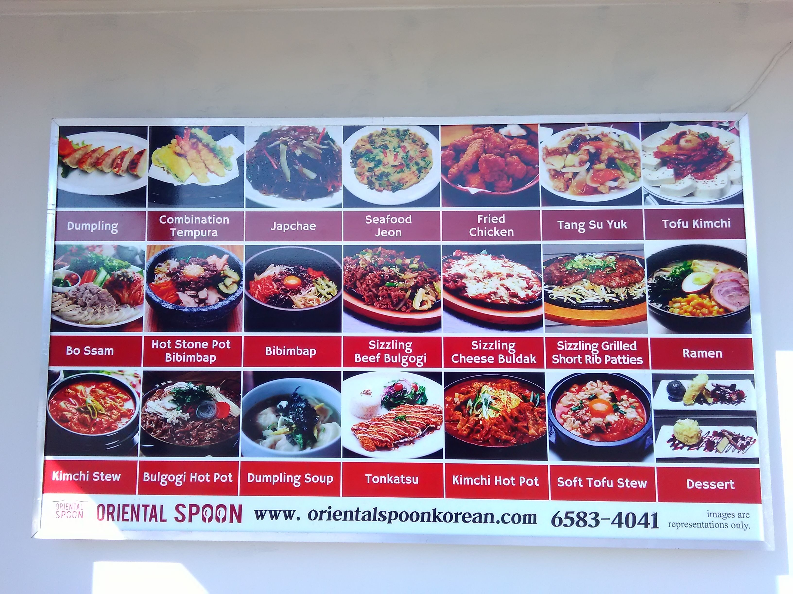 Un panneau affichant un menu proposant divers plats coréens.