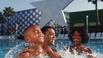 2 piscinas al aire libre, sombrillas, tumbonas