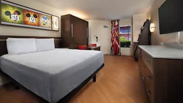 Zimmersafe, Schreibtisch, Verdunkelungsvorhänge, Bügeleisen/Bügelbrett