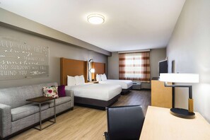Suite, Non Smoking (2 Queen Beds and 1 Sofa Bed) | Hypo-allergenic bedding, down comforters, desk, blackout drapes - La Quinta Inn & Suites by Wyndham Chattanooga-Hamilton Place (Chattanooga)