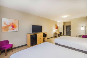 Suite, Non Smoking (2 Queen Beds and 1 Sofa Bed) | Hypo-allergenic bedding, down comforters, desk, blackout drapes - La Quinta Inn & Suites by Wyndham Chattanooga-Hamilton Place (Chattanooga)