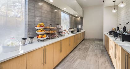 La Quinta Inn & Suites by Wyndham Chattanooga-Hamilton Place