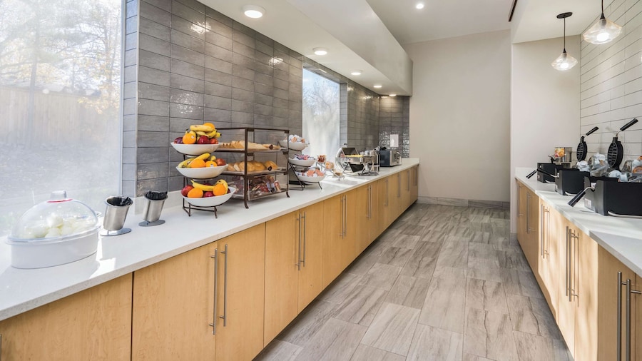 La Quinta Inn & Suites by Wyndham Chattanooga-Hamilton Place