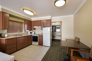 Standard Room, 2 Queen Beds, Non Smoking, Kitchen (Third bed is a Sofabed, Full Kitchen)