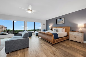 Suite estudio exclusiva, 1 cama de matrimonio grande con sofá cama, vistas a la bahía | Colchones con acolchado adicional, caja fuerte, escritorio