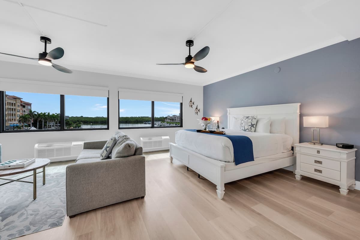 Bay View King Suite | Pillowtop beds, in-room safe, desk, iron/ironing board