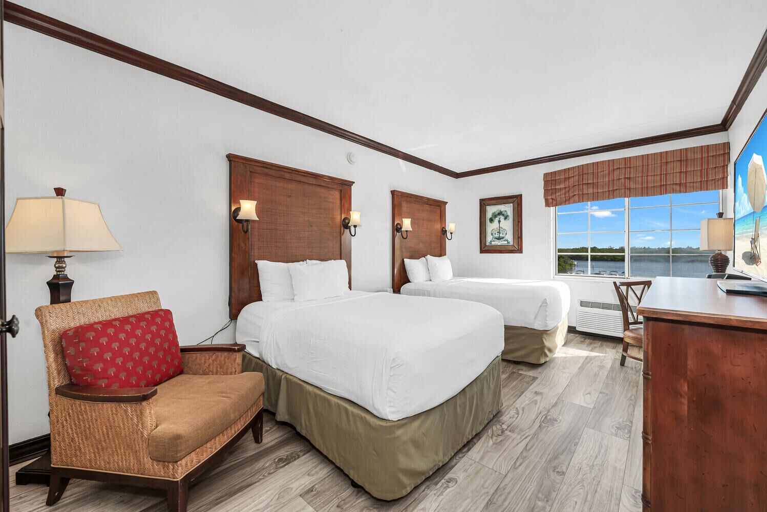 Bayfront Inn Fifth Avenue Reviews, Deals & Photos 2023 - Expedia