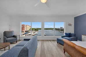 Bay View Penthouse Suite | Living area | LCD TV