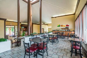 Esmorzar diari continental gratuït 