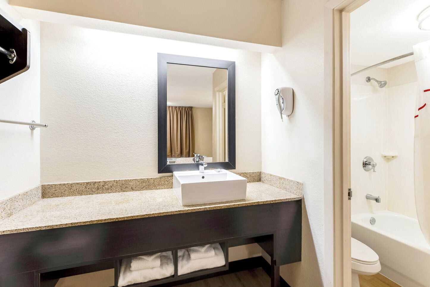 Foto - Red Roof Inn PLUS+ Mt Pleasant - Patriots Point