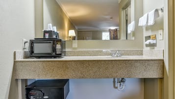 Standard Room, 1 Double Bed | Safe