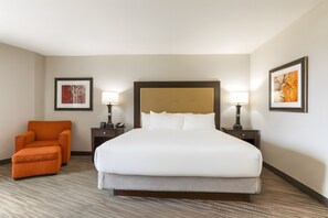 Premium King | In-room safe, individually decorated, individually furnished, desk - Branson Hillside Hotel (Branson)