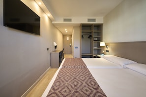 Minibar, in-room safe, desk, iron/ironing board