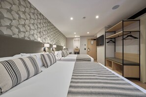 Family Room (Deluxe) | Minibar, in-room safe, desk, iron/ironing board