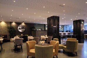 Serves lunch and dinner - Catalonia Park Güell (Barcelona)