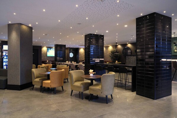 Ofrece almuerzos y cenas