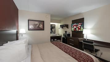 Deluxe Room, 1 King Bed, Non Smoking (First Floor)