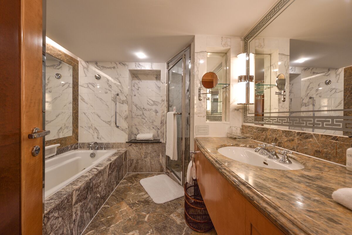 suite, 1 double bed, corner (east wing) | 1 bedroom, premium bedding, down duvets, free minibar