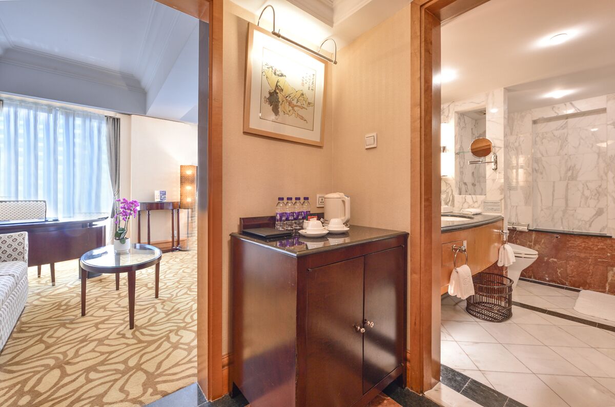 1 bedroom, premium bedding, down duvets, free minibar